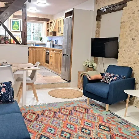 In The Heart Of The Village - Charming & Authentic * Monpazier