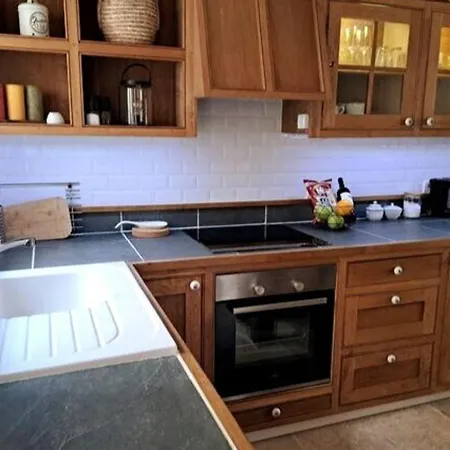 In The Heart Of The Village - Charming & Authentic Ferienhaus
