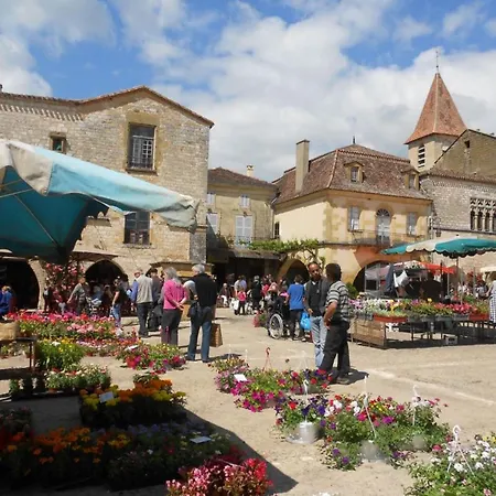 In The Heart Of The Village - Charming & Authentic